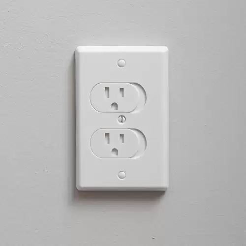Qdos Safety Universal Self-Closing Outlet Cover | White | Oversized Wall Plate Covers Imperfections in Drywall cutouts - Closes Instantly when Plug is Removed - Fits Standard & Decora Outlets | 3 ...