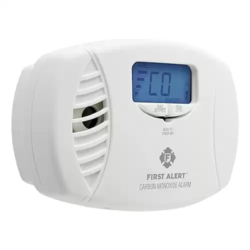 First Alert CO615 Dual-Power Plug-In Carbon Monoxide Detector with Battery Backup and Digital Display, White